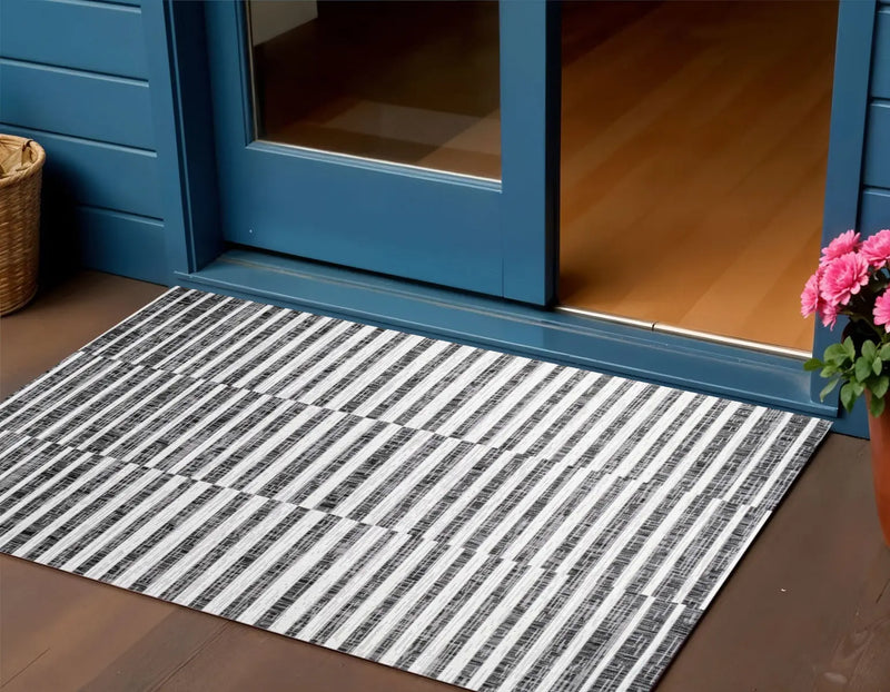 3' X 5' Black And Ivory Striped Indoor Outdoor Area Rug Homeroots Outdoor
