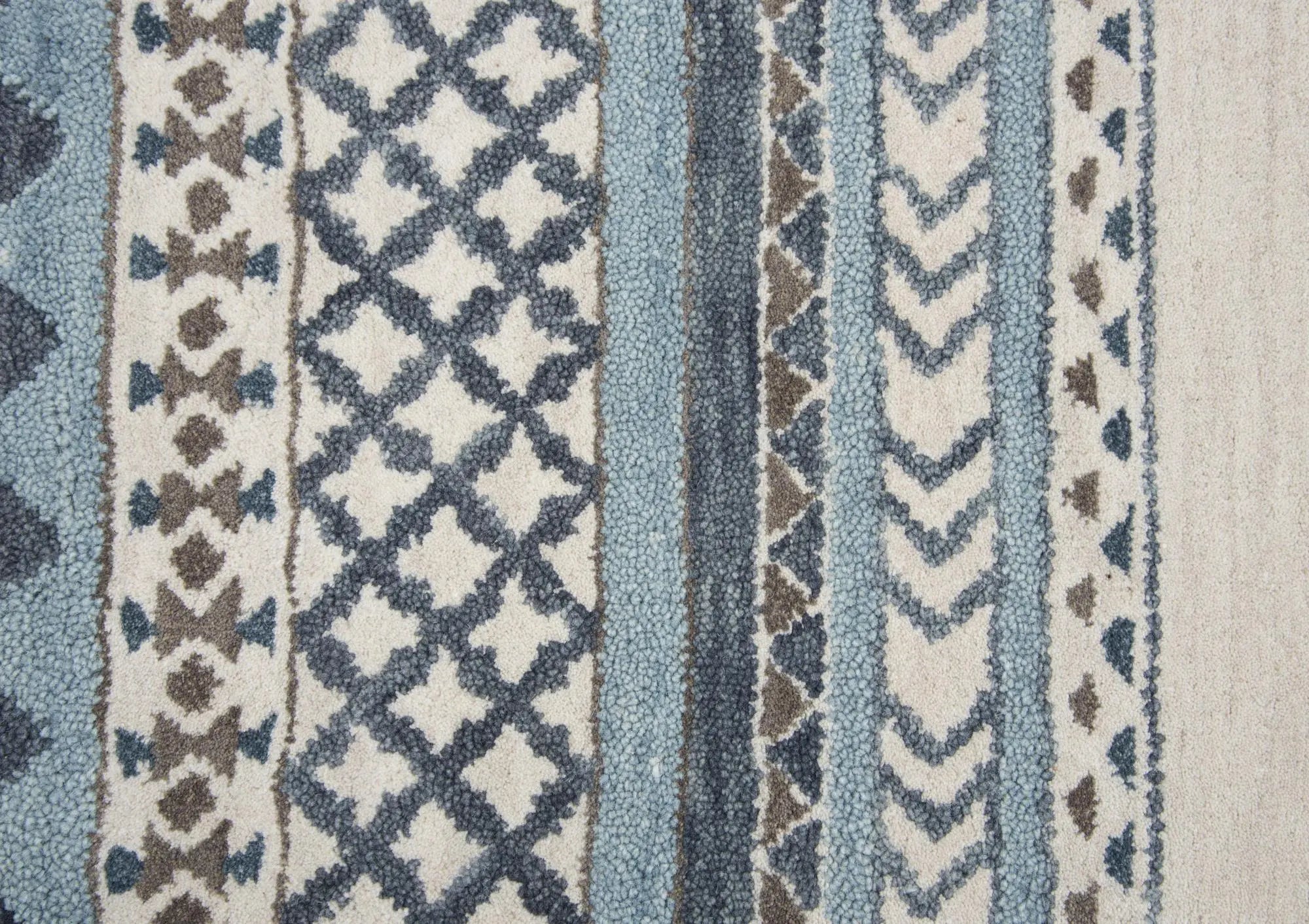 3' X 5' Blue And Ivory Wool Tribal Hand Tufted Area Rug Homeroots Home Decor