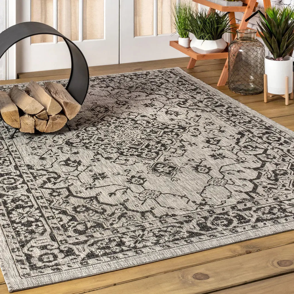 3' X 5' Gray And Black Medallion Indoor Outdoor Area Rug Homeroots Outdoor