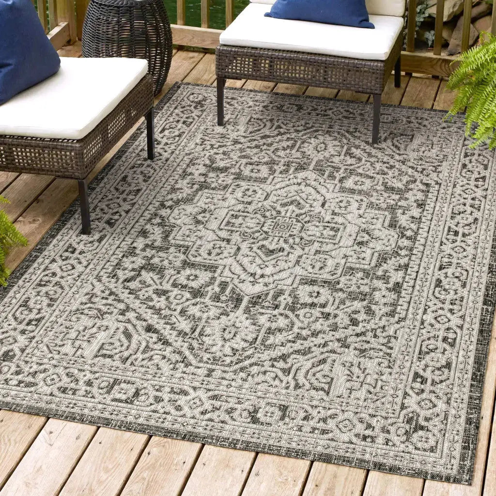 3' X 5' Gray And Black Medallion Indoor Outdoor Area Rug Homeroots Outdoor