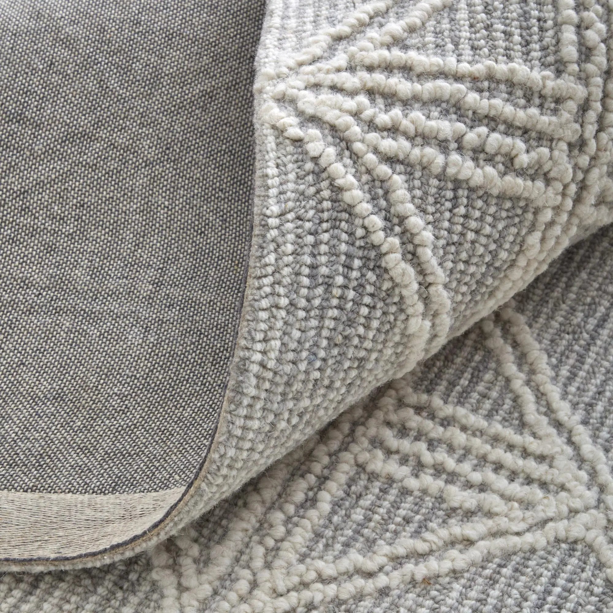 3' X 5' Gray And Ivory Wool Geometric Hand Tufted Area Rug Homeroots Home Decor