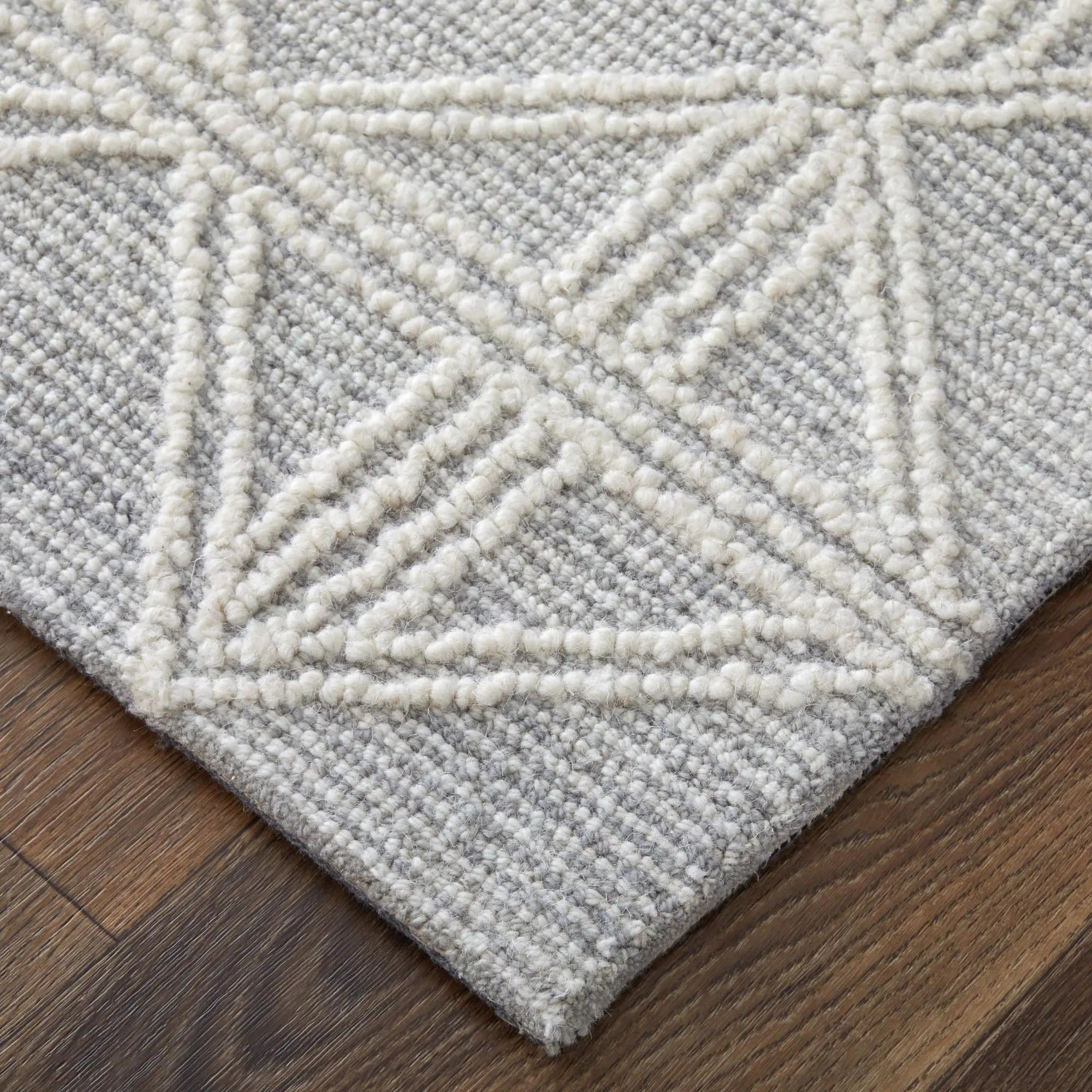 3' X 5' Gray And Ivory Wool Geometric Hand Tufted Area Rug Homeroots Home Decor