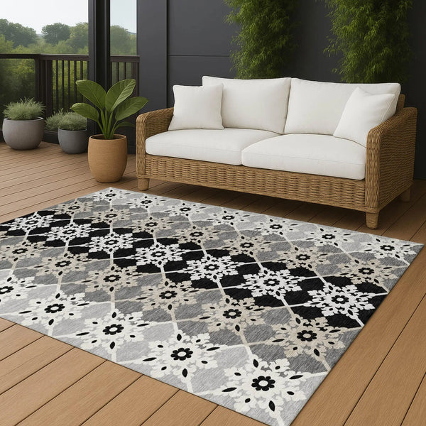 3' X 5' Gray And Pewter Floral Medallion Washable Indoor Outdoor Area Rug Homeroots Outdoor