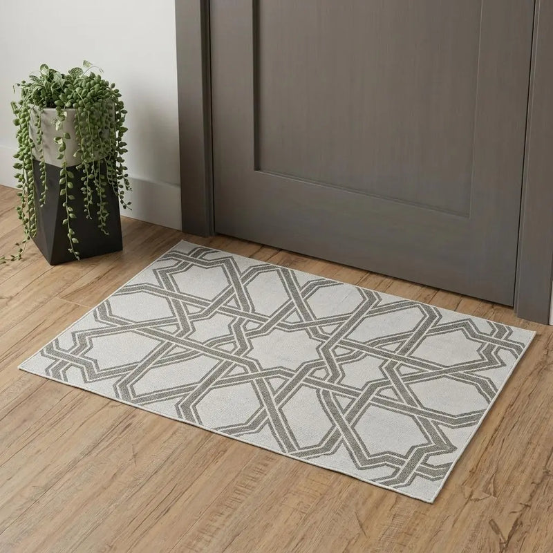 3' X 5' Gray And White Geometric Hand Woven Area Rug Homeroots Home Decor
