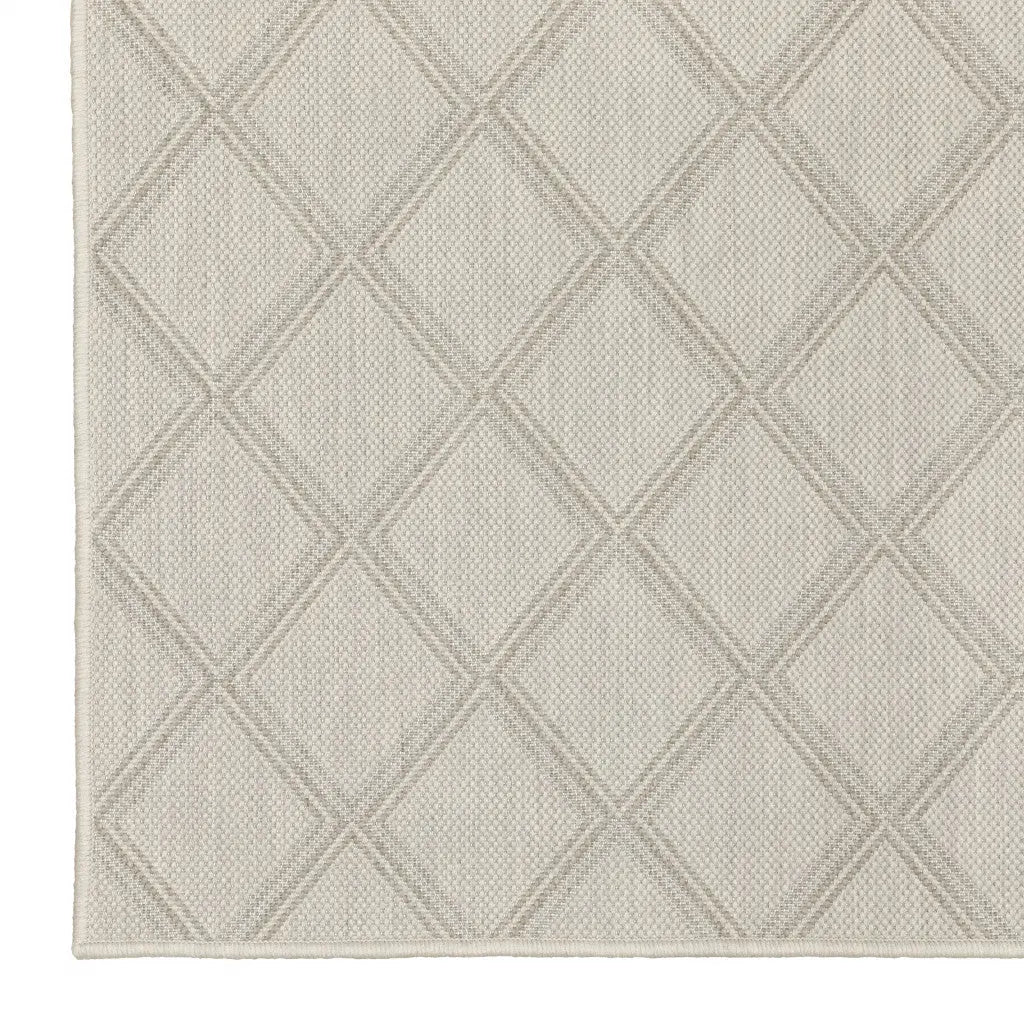 3' X 5' Gray and Ivory Geometric Stain Resistant Indoor Outdoor Area Rug Homeroots Outdoor