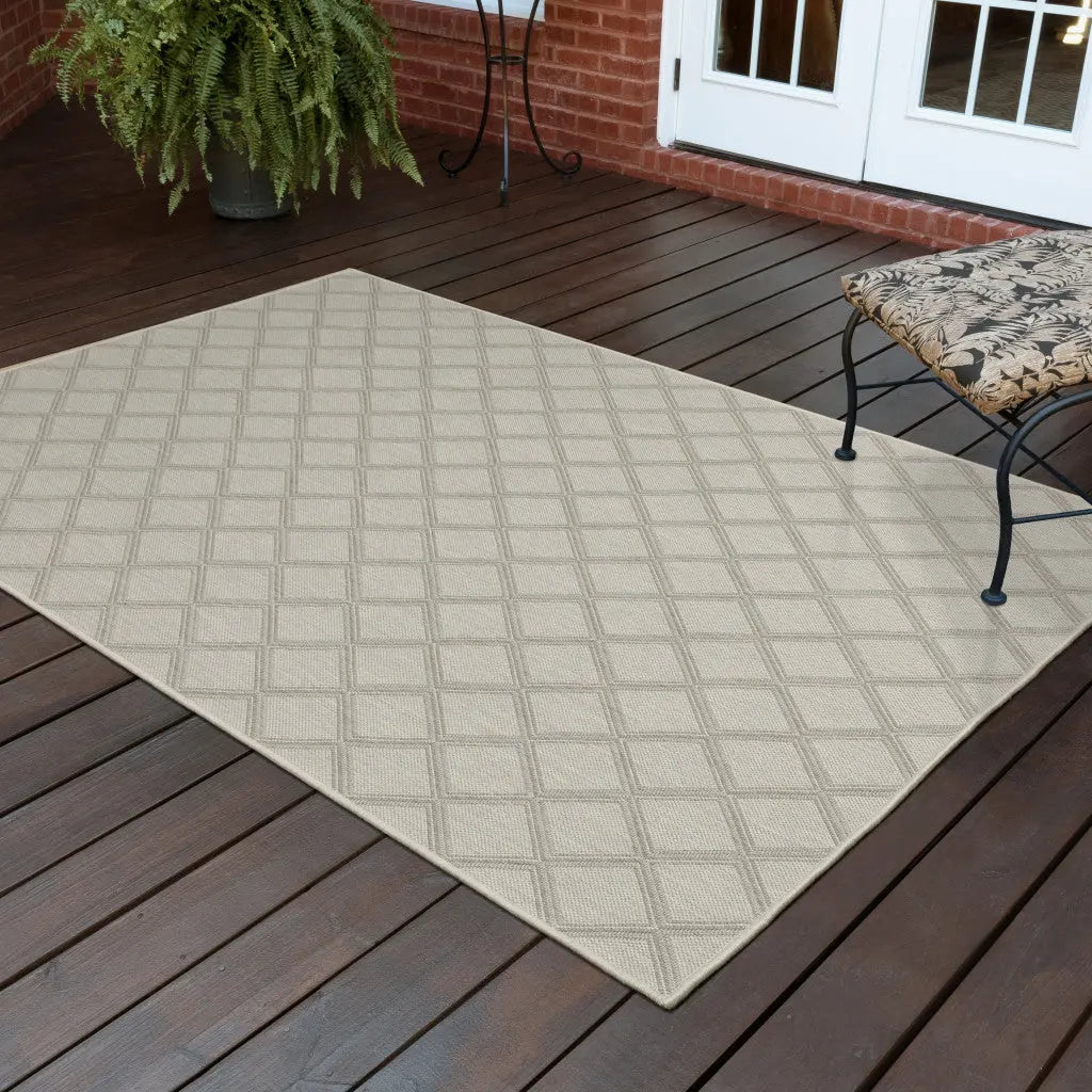 3' X 5' Gray and Ivory Geometric Stain Resistant Indoor Outdoor Area Rug Homeroots Outdoor