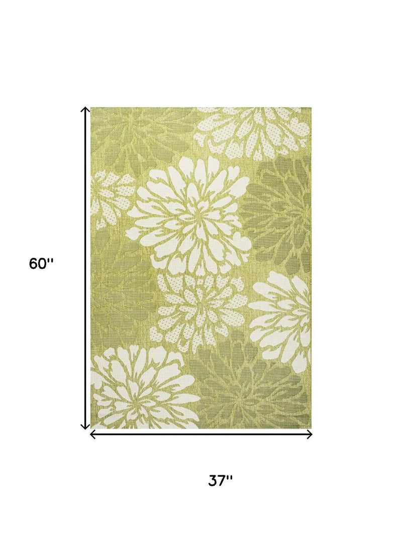 3' X 5' Green And Cream Floral Indoor Outdoor Area Rug Homeroots Outdoor