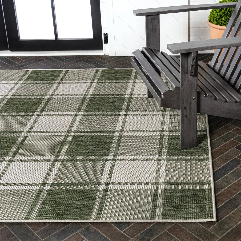 3' X 5' Green And Cream Gingham Indoor Outdoor Area Rug Homeroots Outdoor