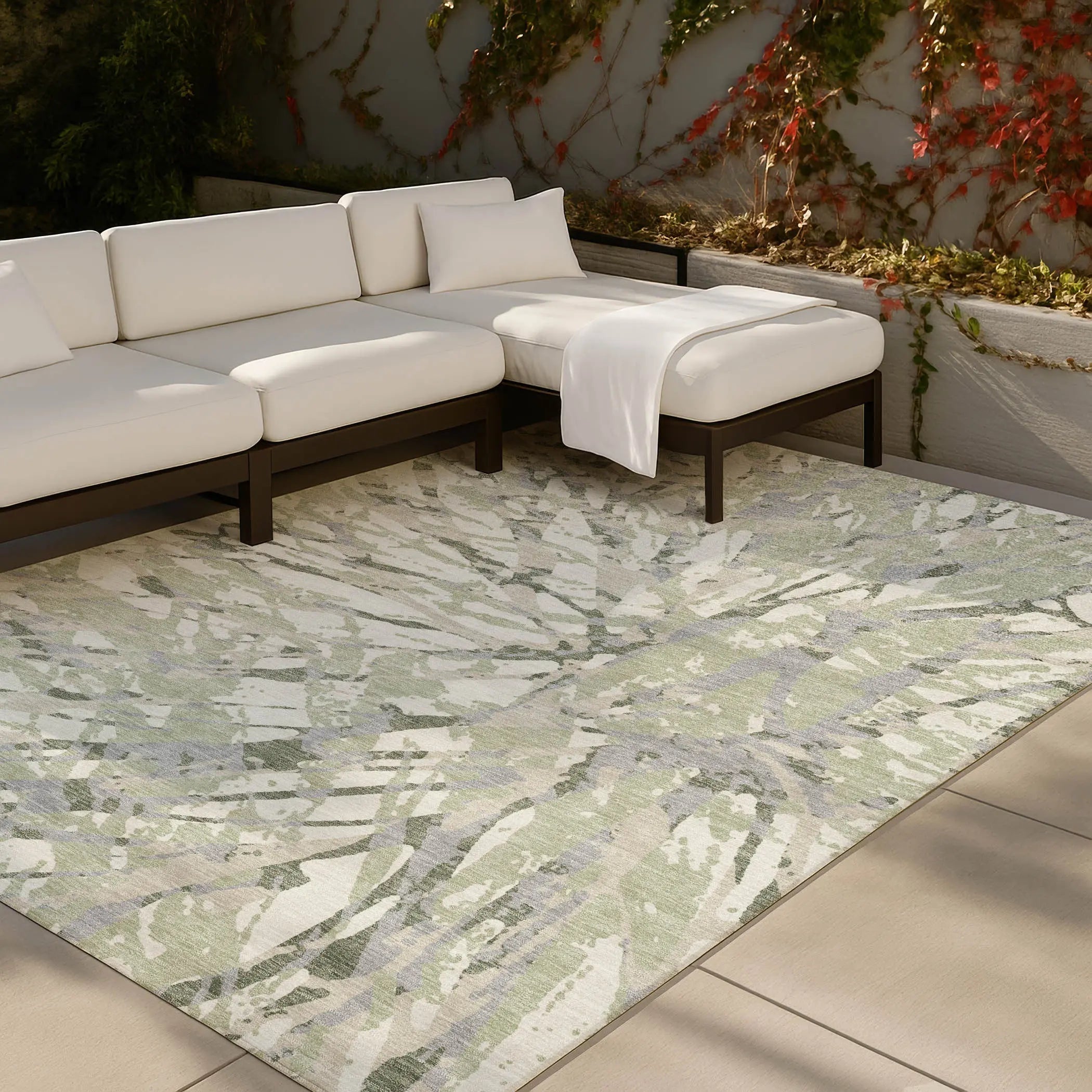 3' X 5' Green And Ivory Abstract Washable Indoor Outdoor Area Rug Homeroots Outdoor