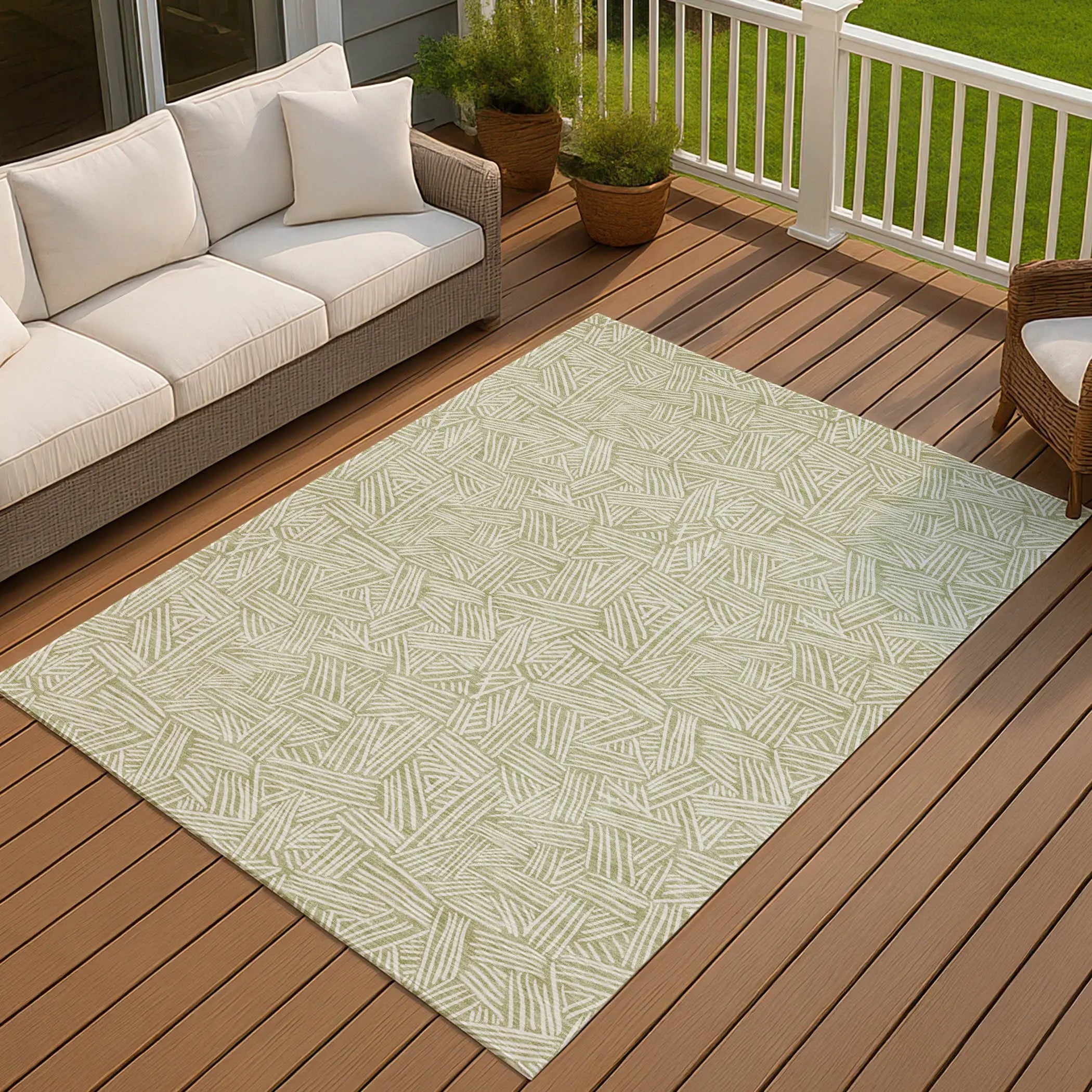 3' X 5' Green And Ivory Geometric Washable Indoor Outdoor Area Rug Homeroots Outdoor