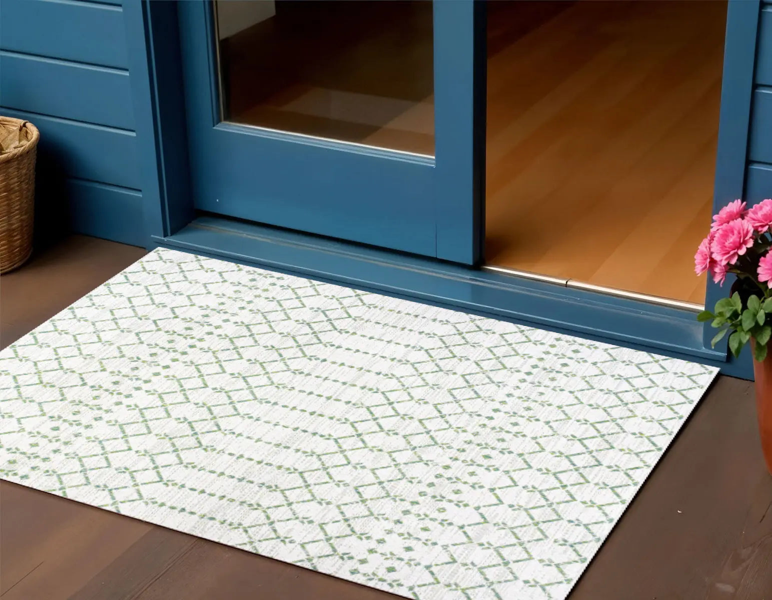 3' X 5' Green And Ivory Trellis Indoor Outdoor Area Rug Homeroots Outdoor