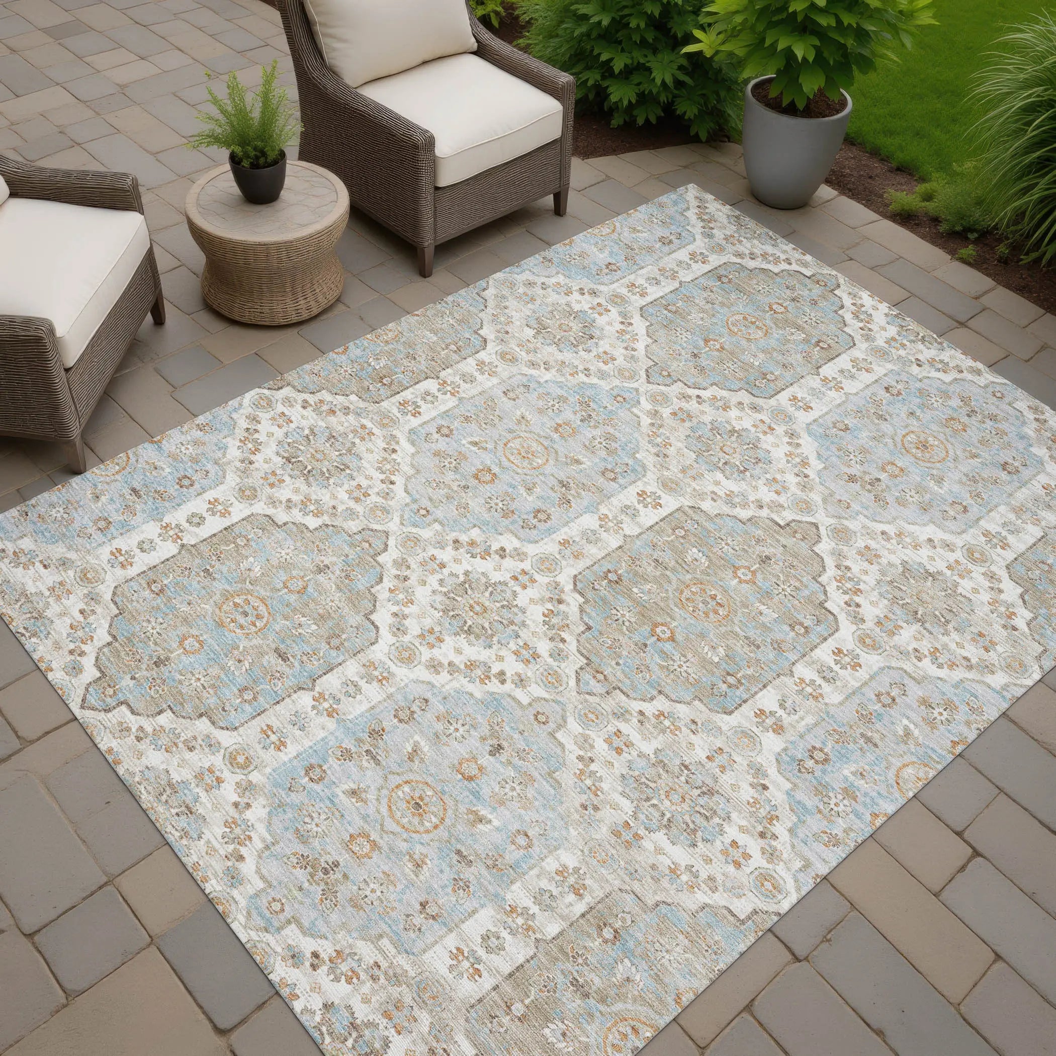 3' X 5' Ivory And Beige Damask Washable Indoor Outdoor Area Rug Homeroots Outdoor