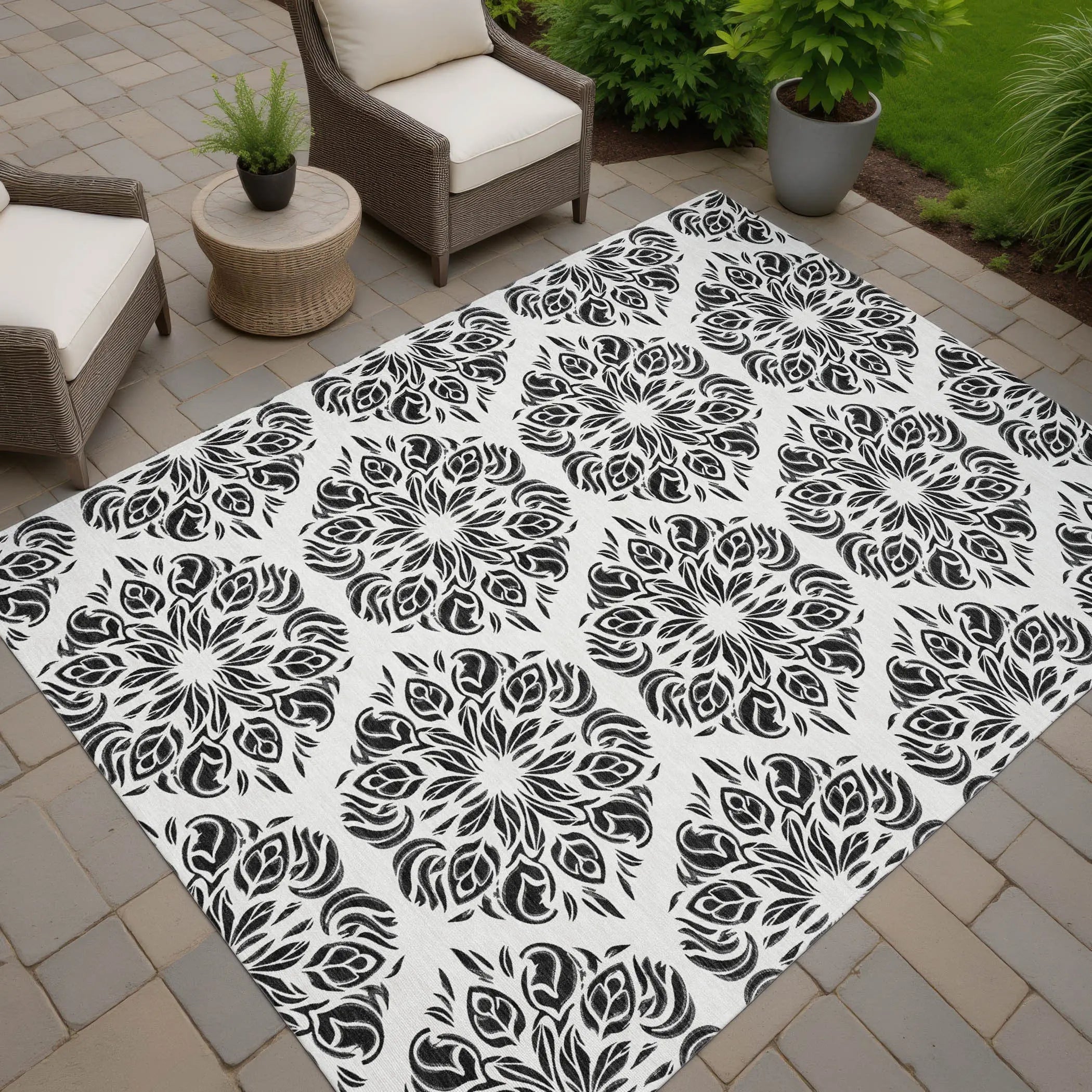 3' X 5' Ivory And Black Damask Washable Indoor Outdoor Area Rug Homeroots Outdoor