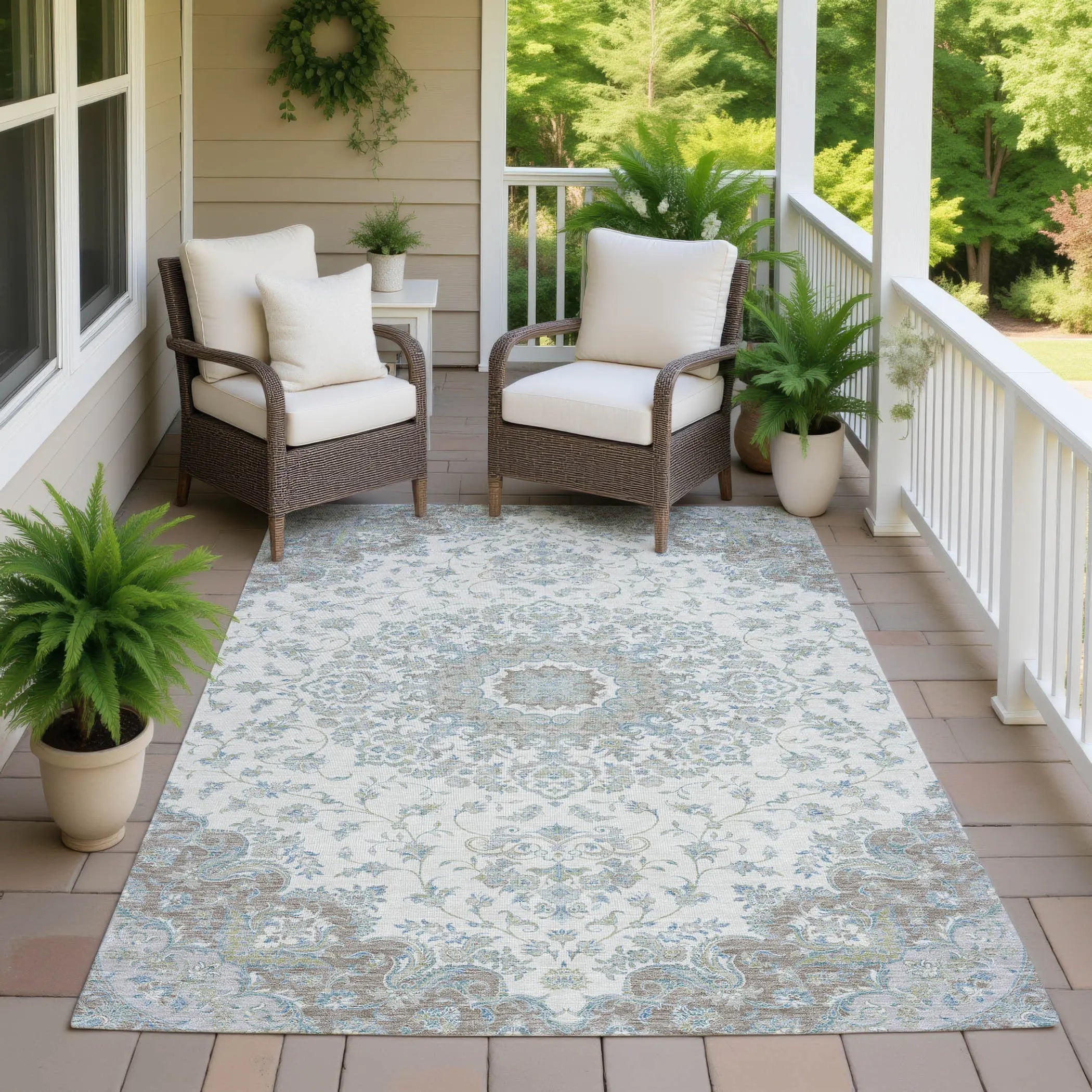 3' X 5' Ivory And Silver Floral Medallion Washable Indoor Outdoor Area Rug Homeroots Outdoor