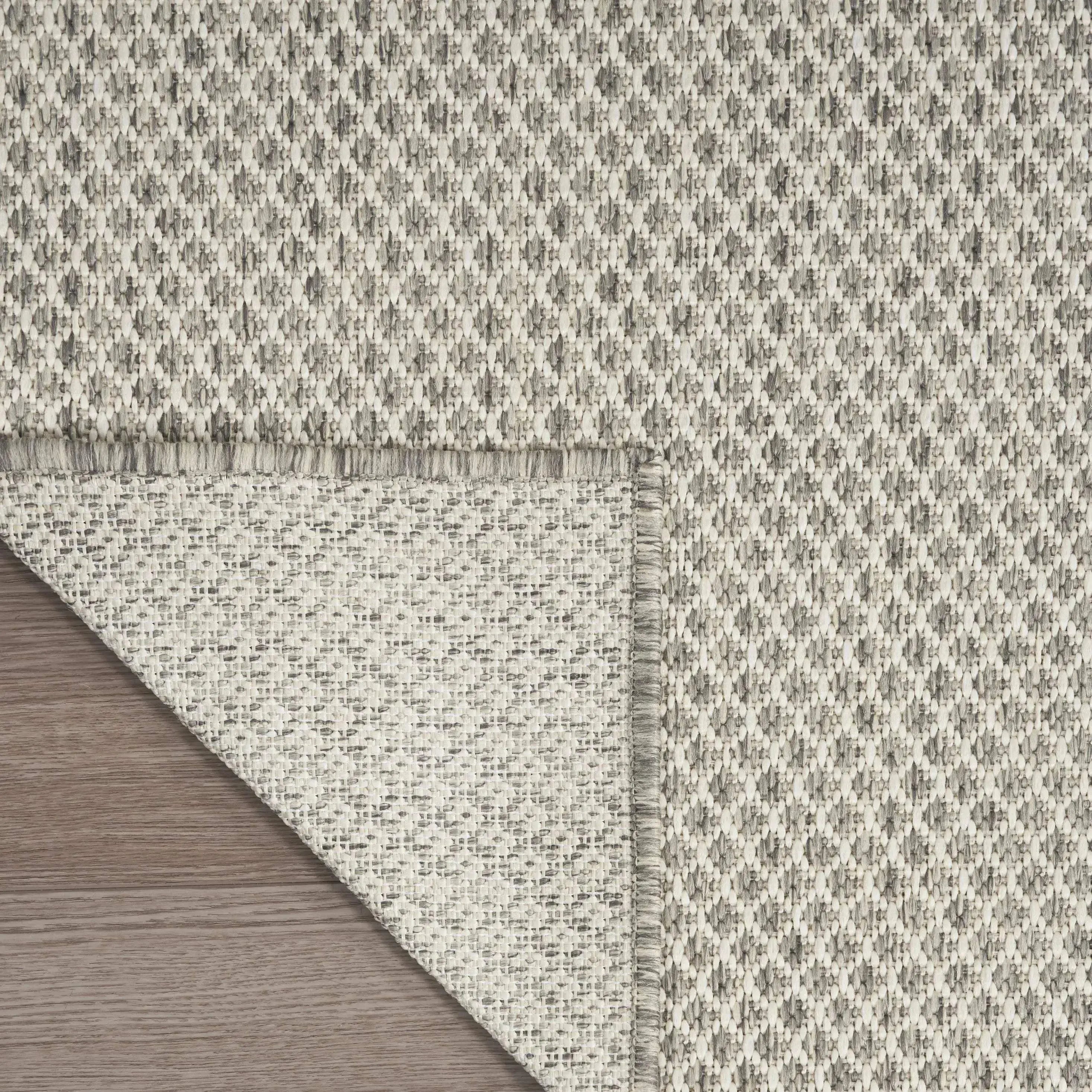 3' X 5' Ivory And Silver Geometric Indoor Outdoor Area Rug - GreatEagleInc