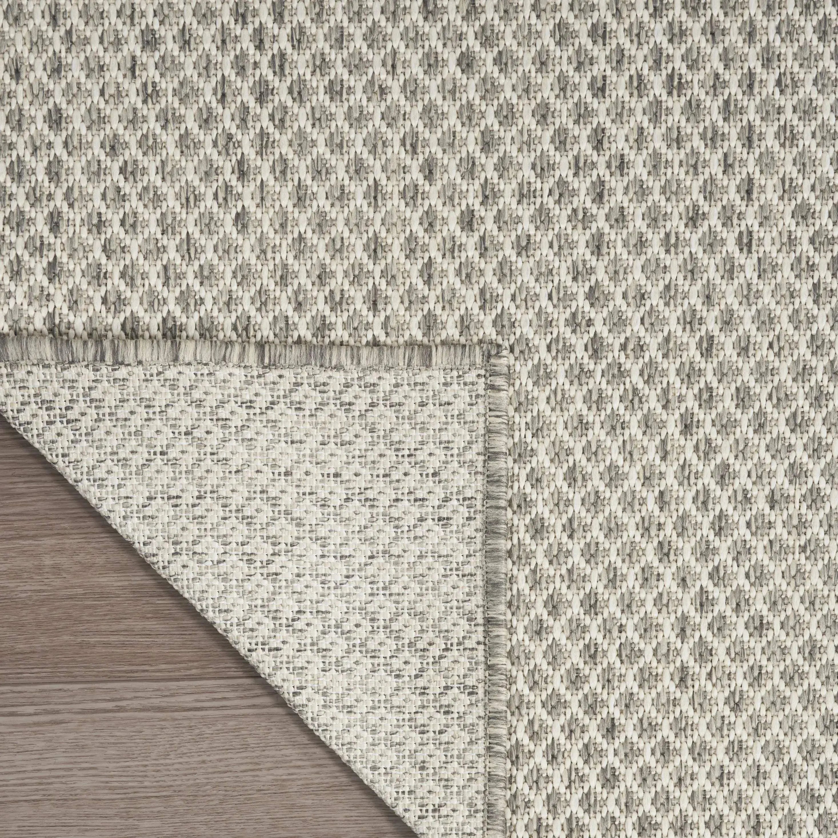 3' X 5' Ivory And Silver Geometric Indoor Outdoor Area Rug - GreatEagleInc
