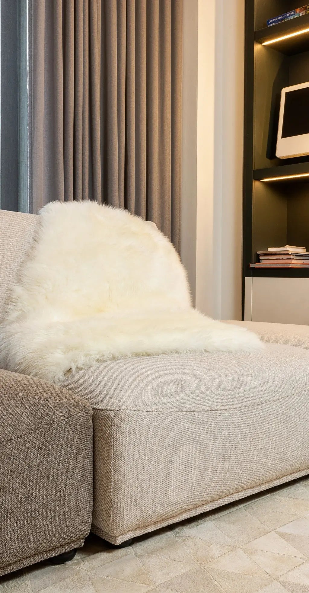 3' X 5' Natural Rectangular Sheepskin Area Rug Homeroots Home Decor