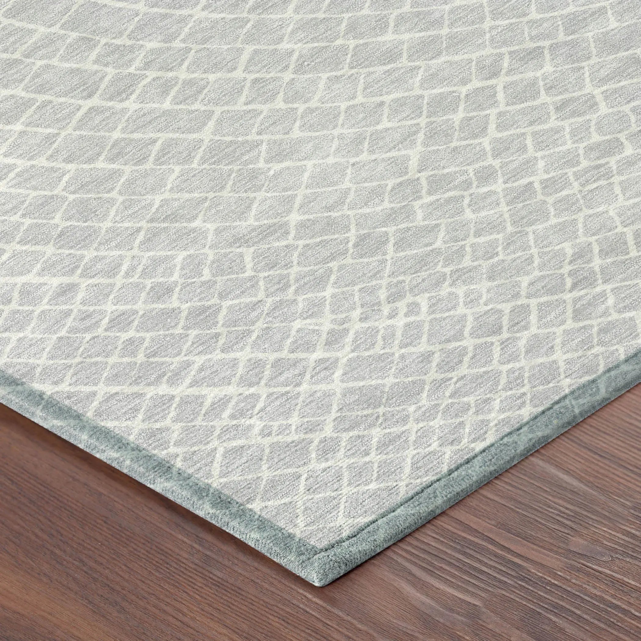 3' X 5' Silver And Ivory Geometric Washable Indoor Outdoor Area Rug Homeroots Outdoor