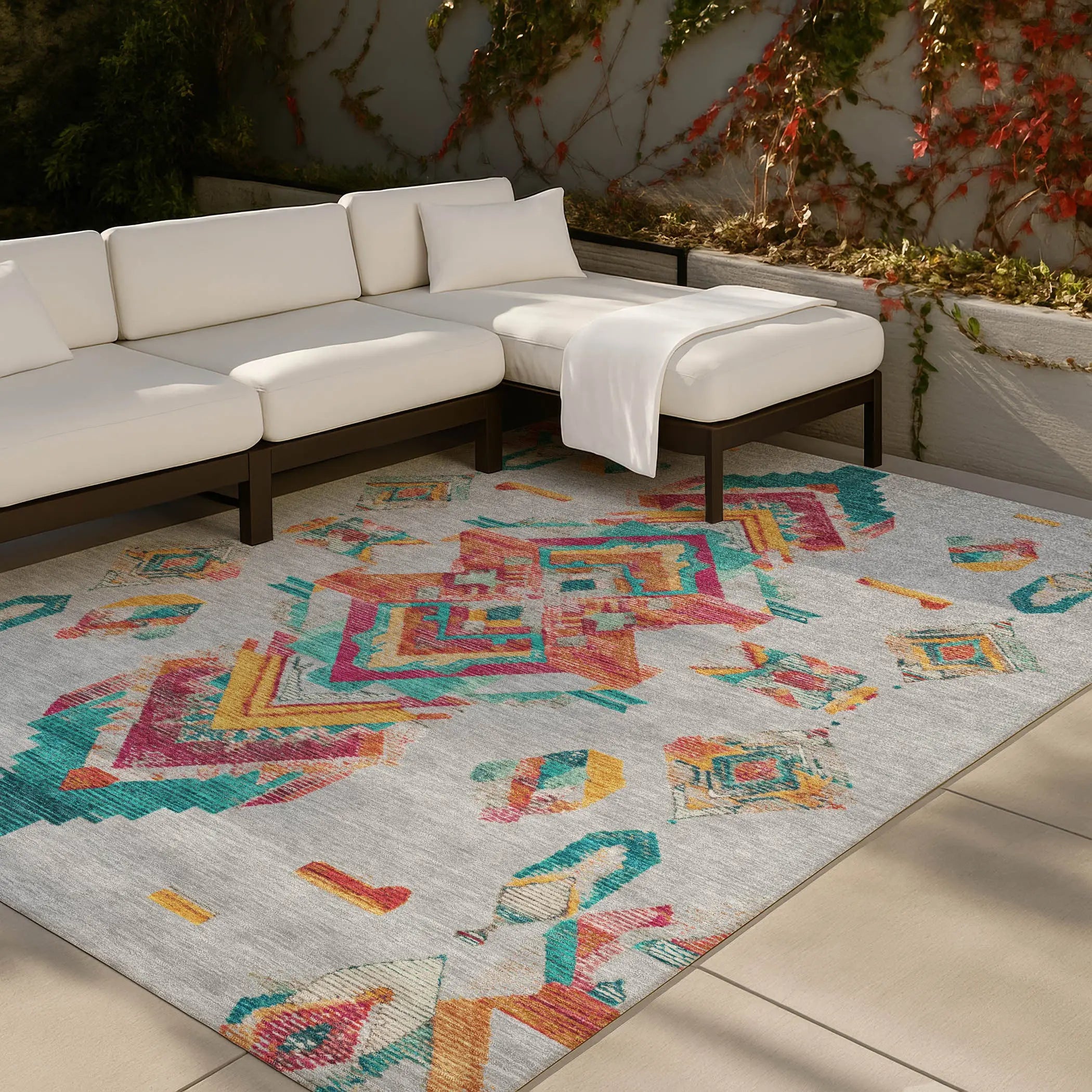 3' X 5' Silver And Ivory Tribal Washable Indoor Outdoor Area Rug Homeroots Outdoor
