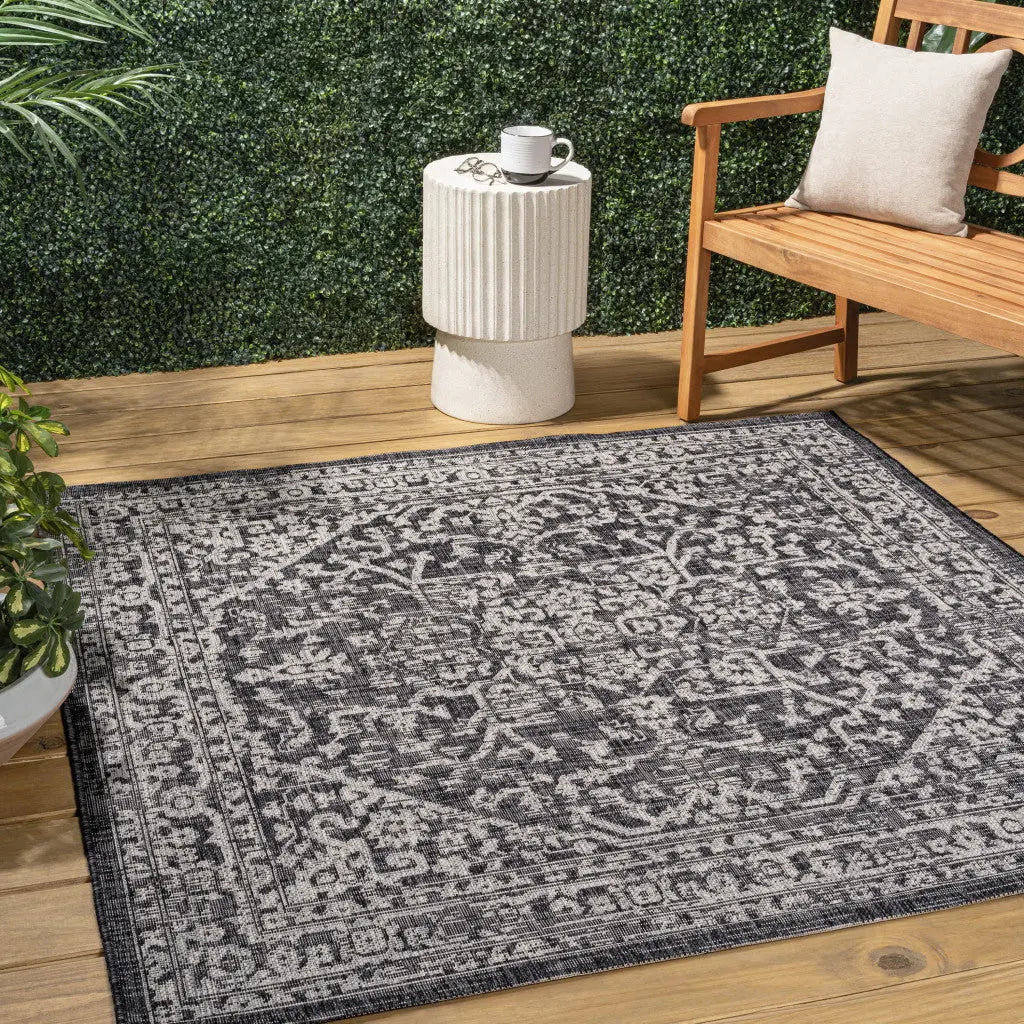 4' Black And Gray Square Medallion Indoor Outdoor Area Rug Homeroots Outdoor