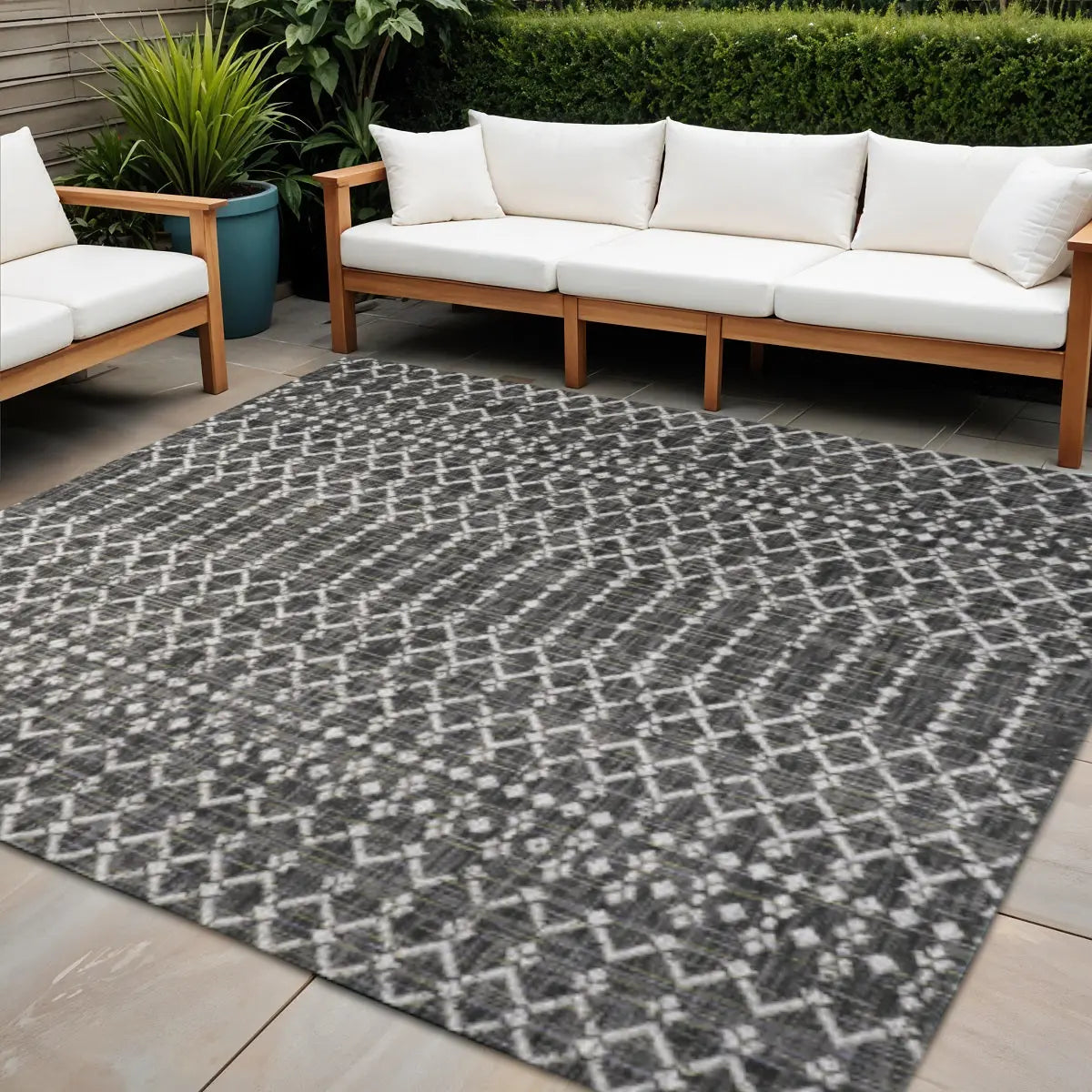 4' Black And Gray Square Trellis Indoor Outdoor Area Rug Homeroots Outdoor