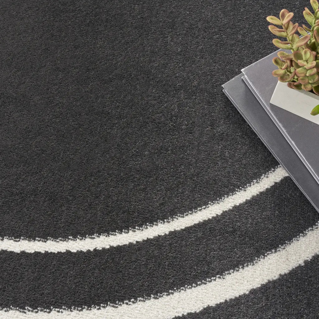 4' Black And Ivory Round Indoor Outdoor Area Rug Homeroots Outdoor