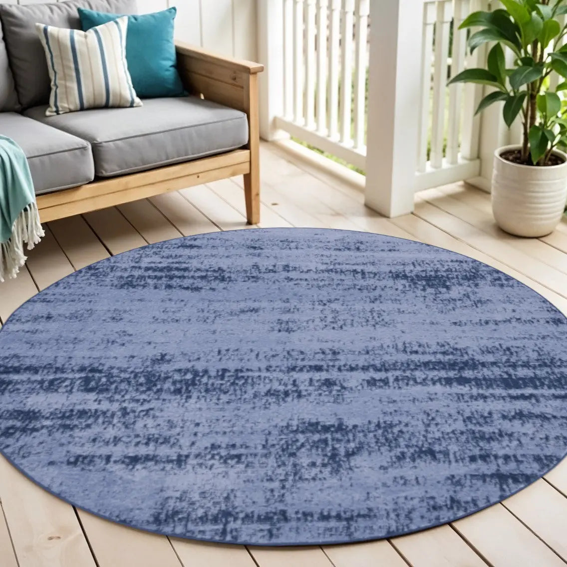 4' Denim Blue And Navy Blue Round Abstract Indoor Outdoor Area Rug Homeroots Outdoor