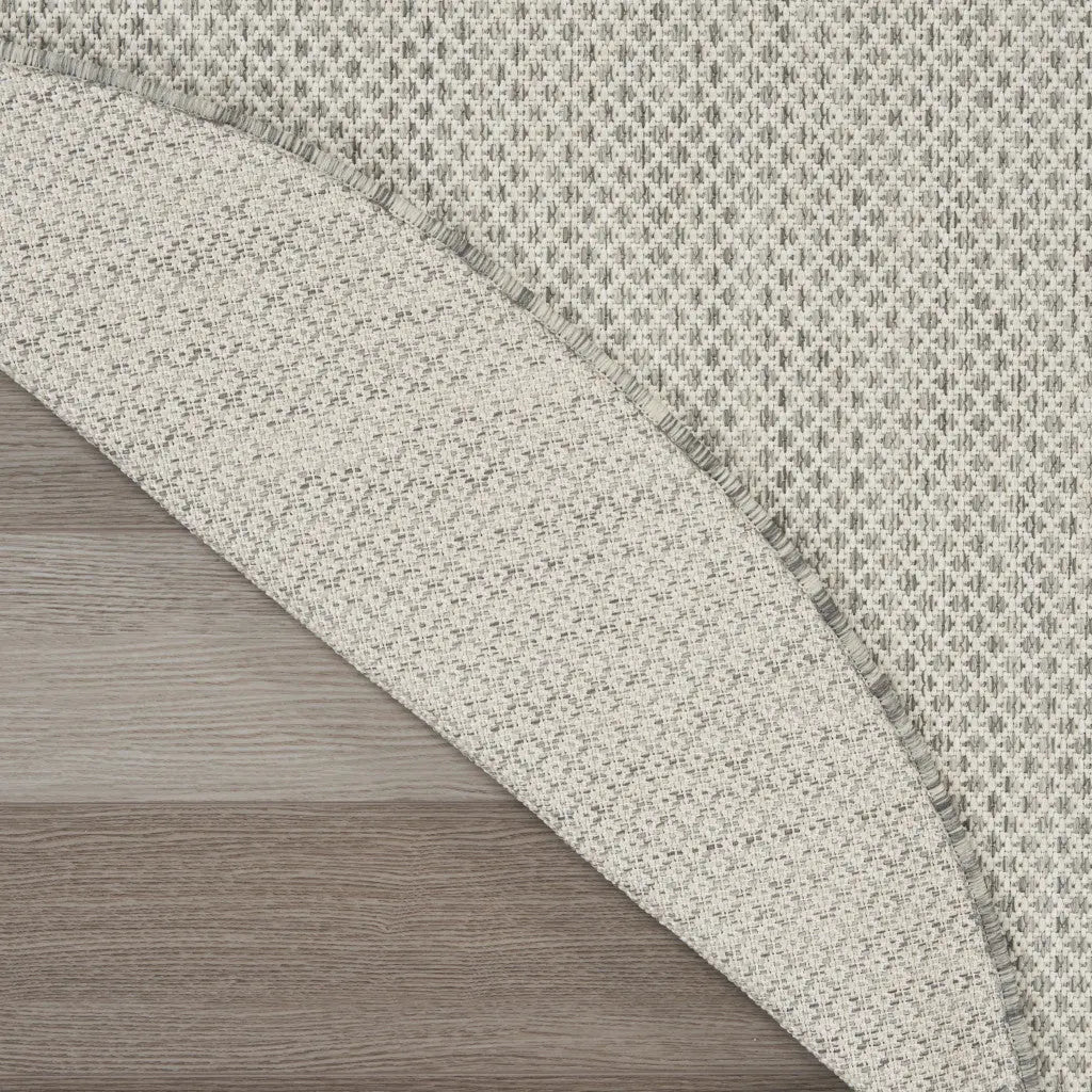 4' Ivory And Silver Round Geometric Indoor Outdoor Area Rug Homeroots Outdoor