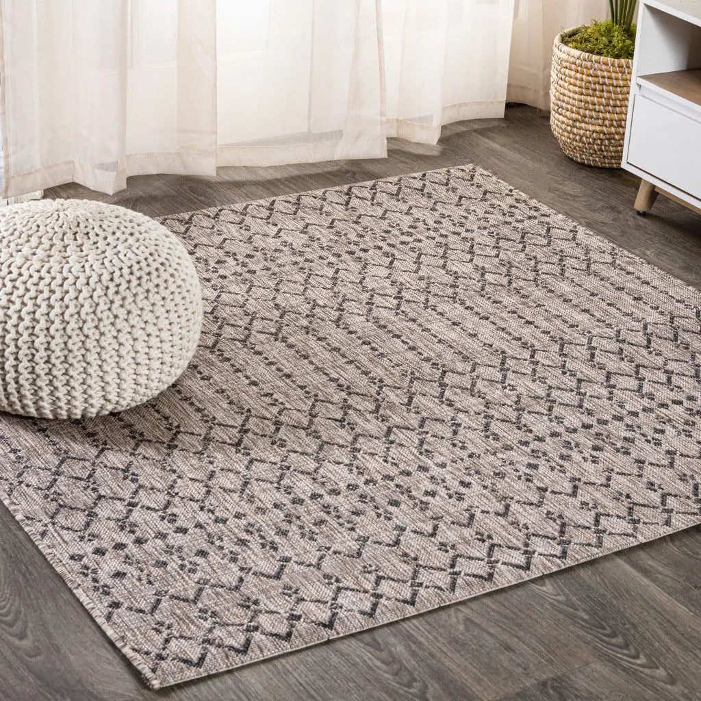 4' Natural And Black Square Trellis Indoor Outdoor Area Rug - GreatEagleInc