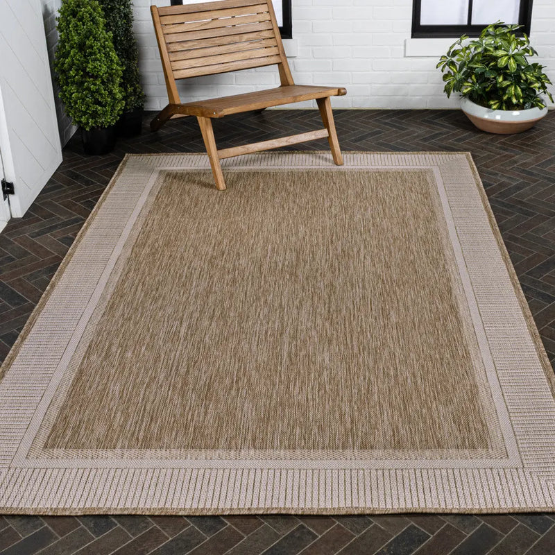 4' X 6' Beige And Cream Indoor Outdoor Area Rug - GreatEagleInc