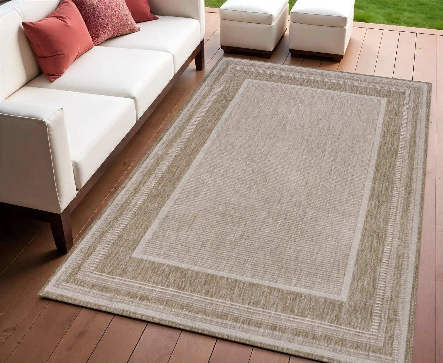 4' X 6' Beige And Cream Indoor Outdoor Area Rug Homeroots Outdoor