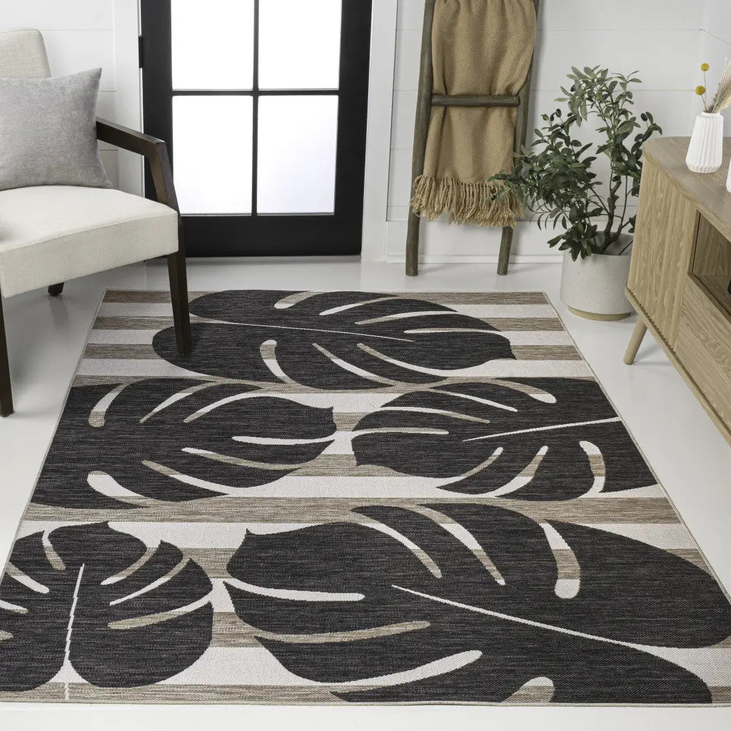4' X 6' Black And Beige Floral Indoor Outdoor Area Rug Homeroots Outdoor