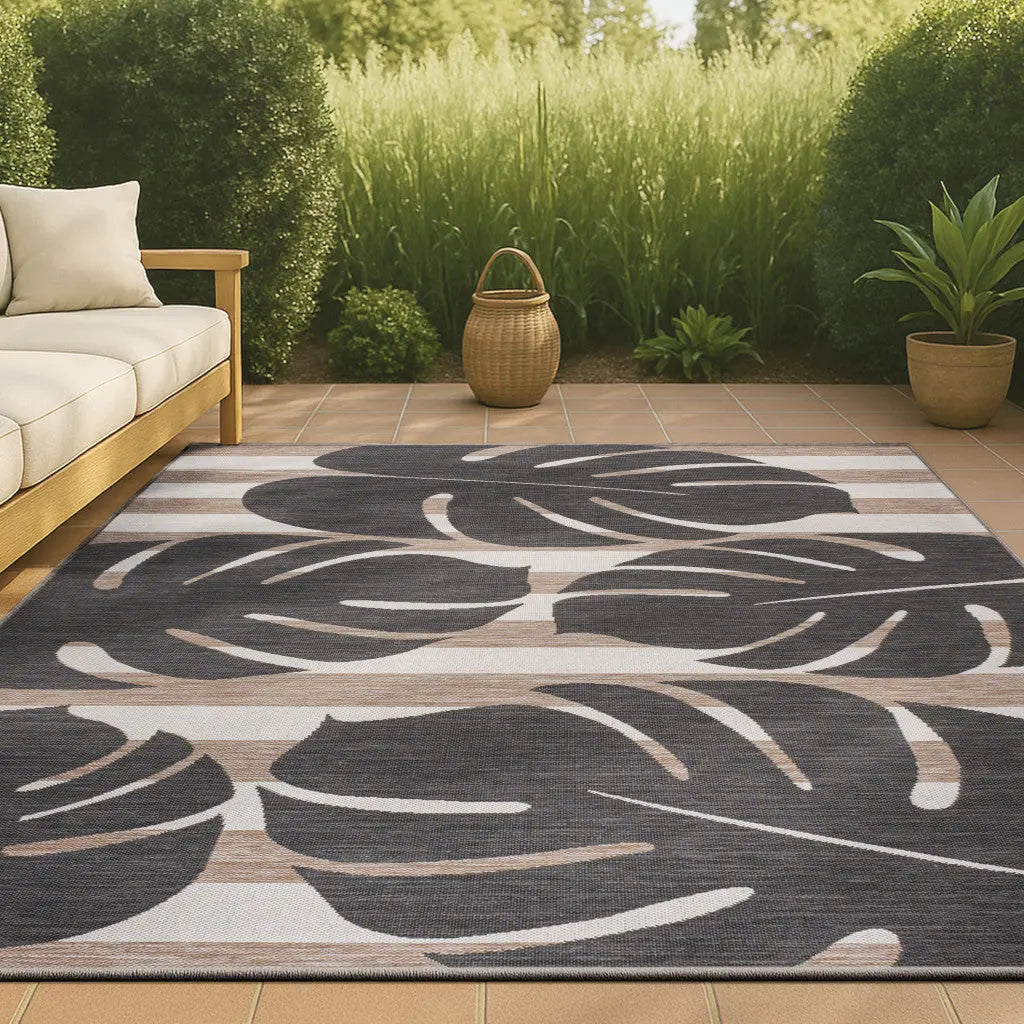 4' X 6' Black And Beige Floral Indoor Outdoor Area Rug Homeroots Outdoor