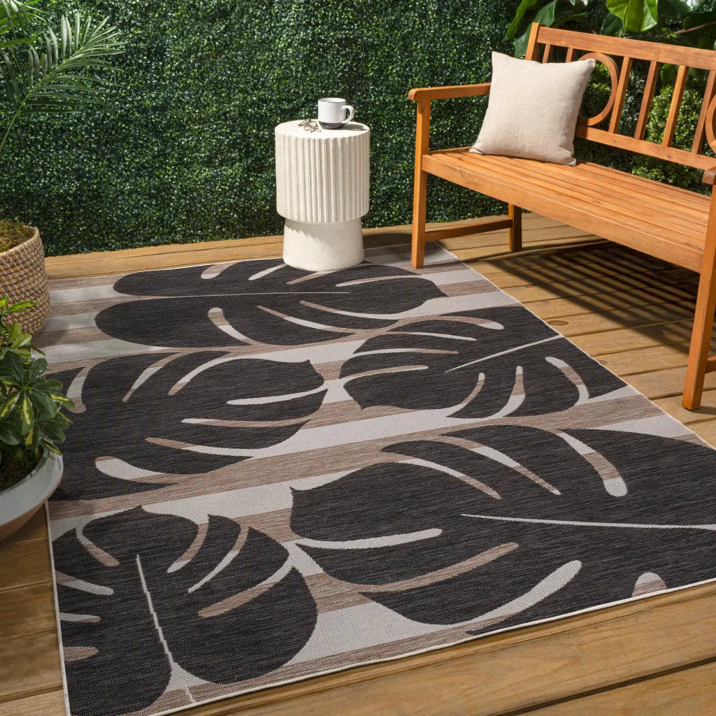 4' X 6' Black And Beige Floral Indoor Outdoor Area Rug Homeroots Outdoor