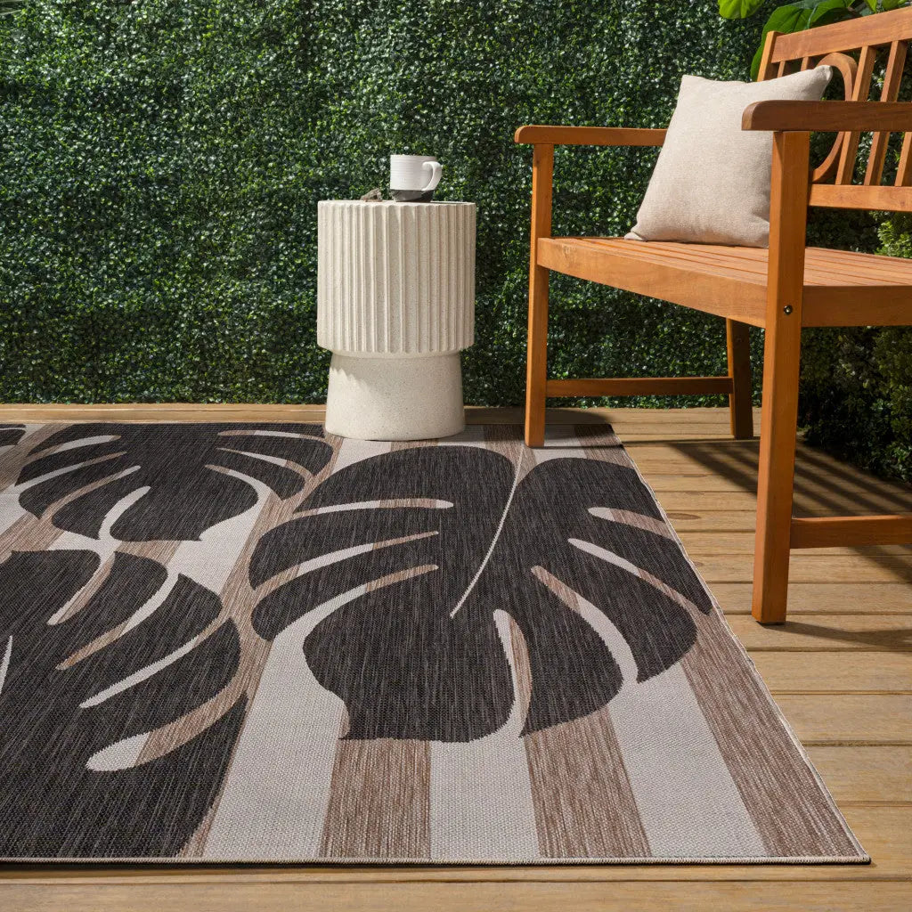 4' X 6' Black And Beige Floral Indoor Outdoor Area Rug Homeroots Outdoor