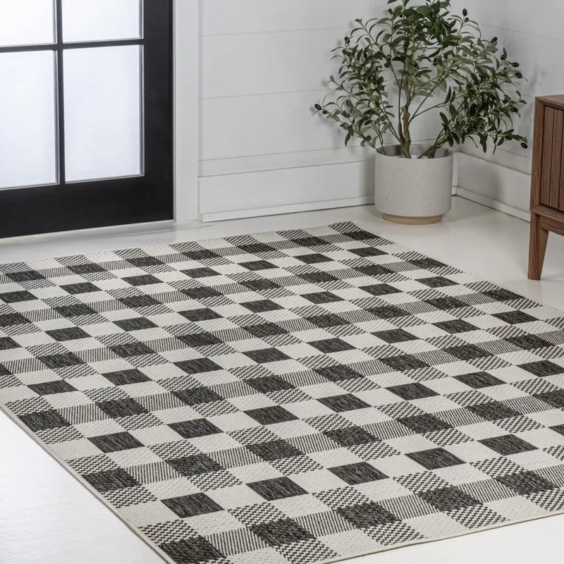 4' X 6' Black And Cream Geometric Indoor Outdoor Area Rug - GreatEagleInc
