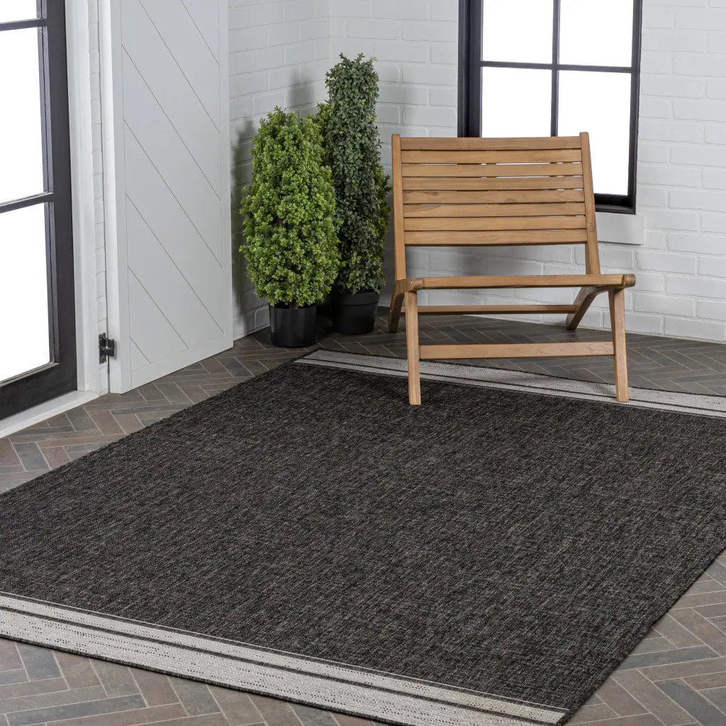 4' X 6' Black And Cream Indoor Outdoor Area Rug - GreatEagleInc