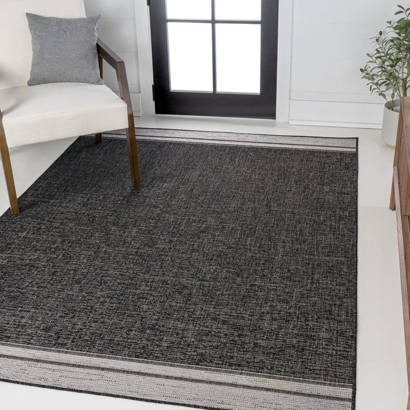 4' X 6' Black And Cream Indoor Outdoor Area Rug - GreatEagleInc