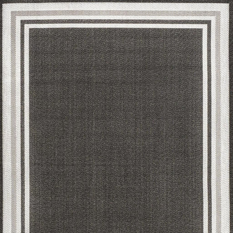 4' X 6' Black And Cream Striped Indoor Outdoor Area Rug Homeroots Outdoor