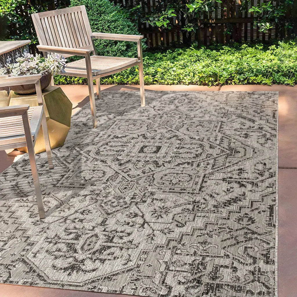 4' X 6' Black And Gray Medallion Indoor Outdoor Area Rug Homeroots Outdoor