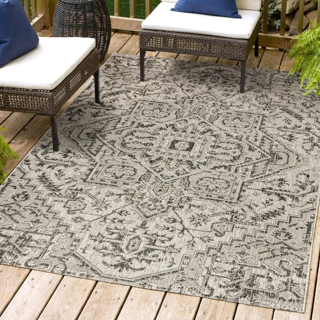 4' X 6' Black And Gray Medallion Indoor Outdoor Area Rug Homeroots Outdoor