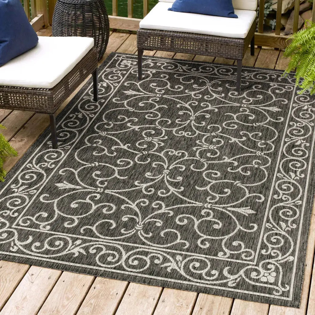 4' X 6' Black And Gray Medallion Indoor Outdoor Area Rug Homeroots Outdoor