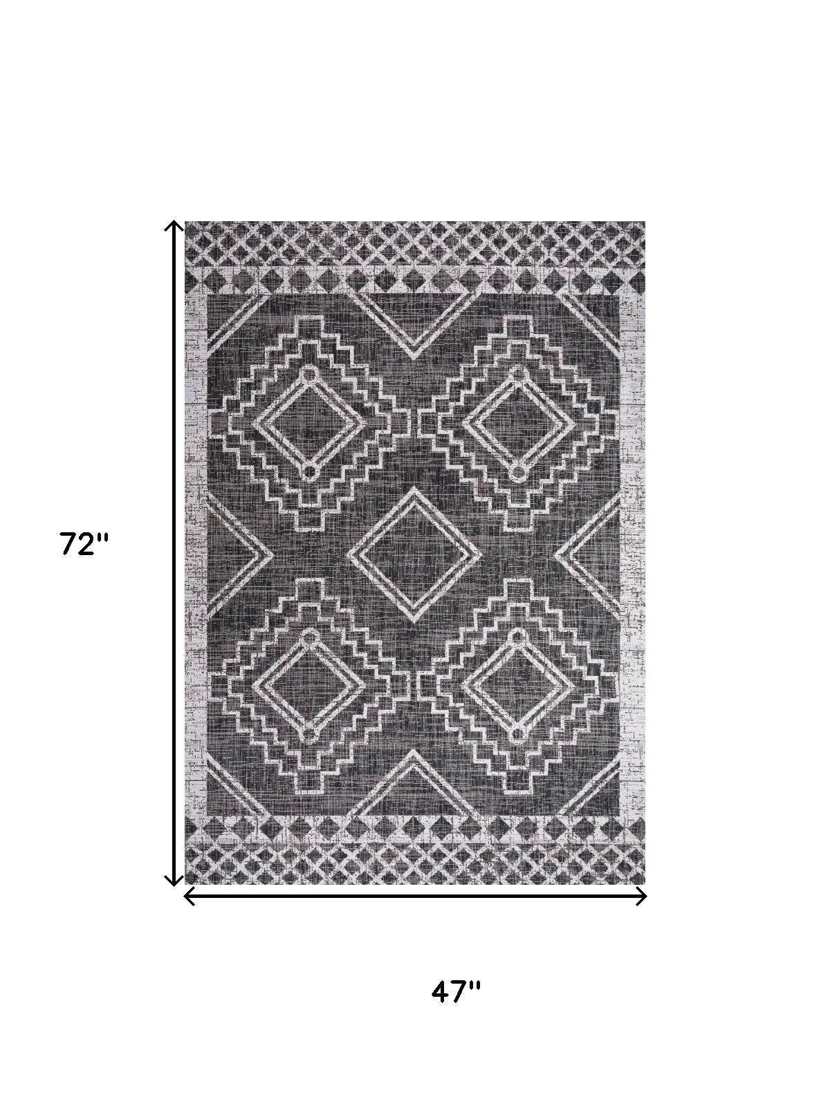 4' X 6' Black And Ivory Moroccan Indoor Outdoor Area Rug Homeroots Outdoor