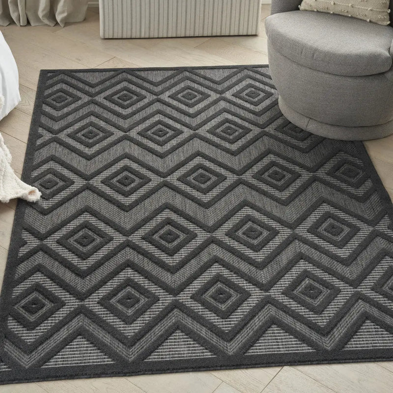 4' X 6' Charcoal Indoor Outdoor Area Rug - GreatEagleInc