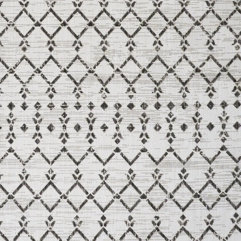4' X 6' Cream And Black Trellis Indoor Outdoor Area Rug Homeroots Outdoor