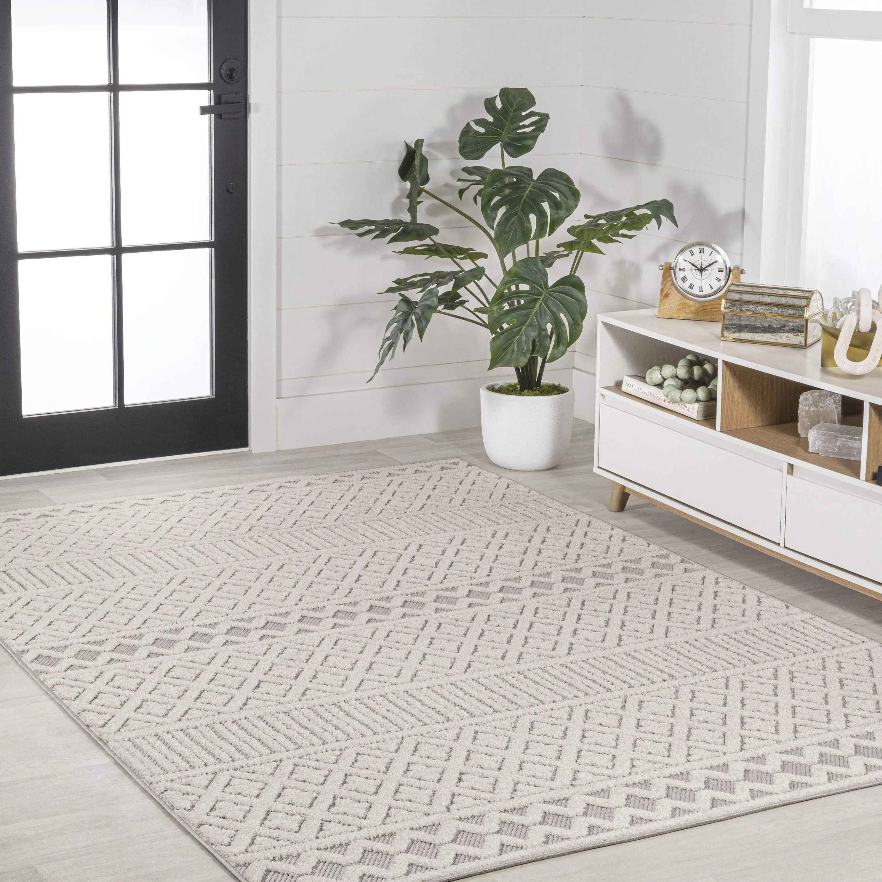 4' X 6' Cream And Gray Trellis Indoor Outdoor Area Rug - GreatEagleInc