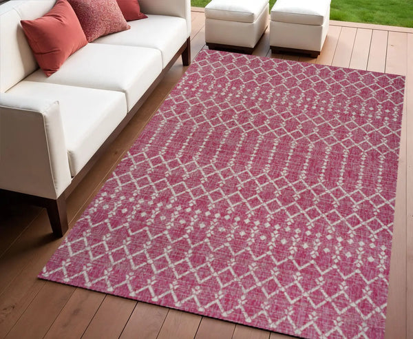 4' X 6' Fuchsia And Light Gray Trellis Indoor Outdoor Area Rug Homeroots Outdoor