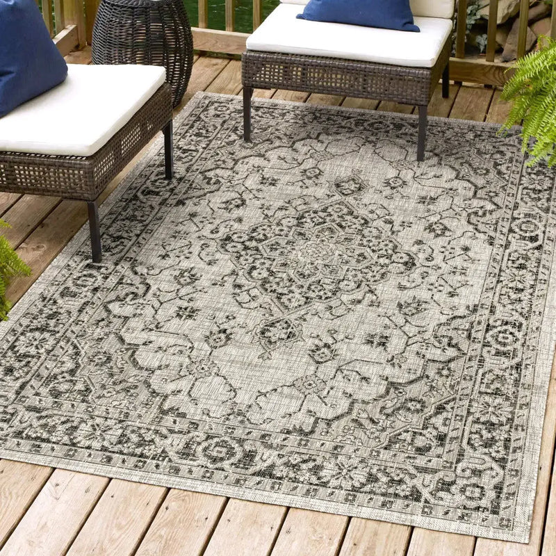 4' X 6' Gray And Black Medallion Indoor Outdoor Area Rug Homeroots Outdoor