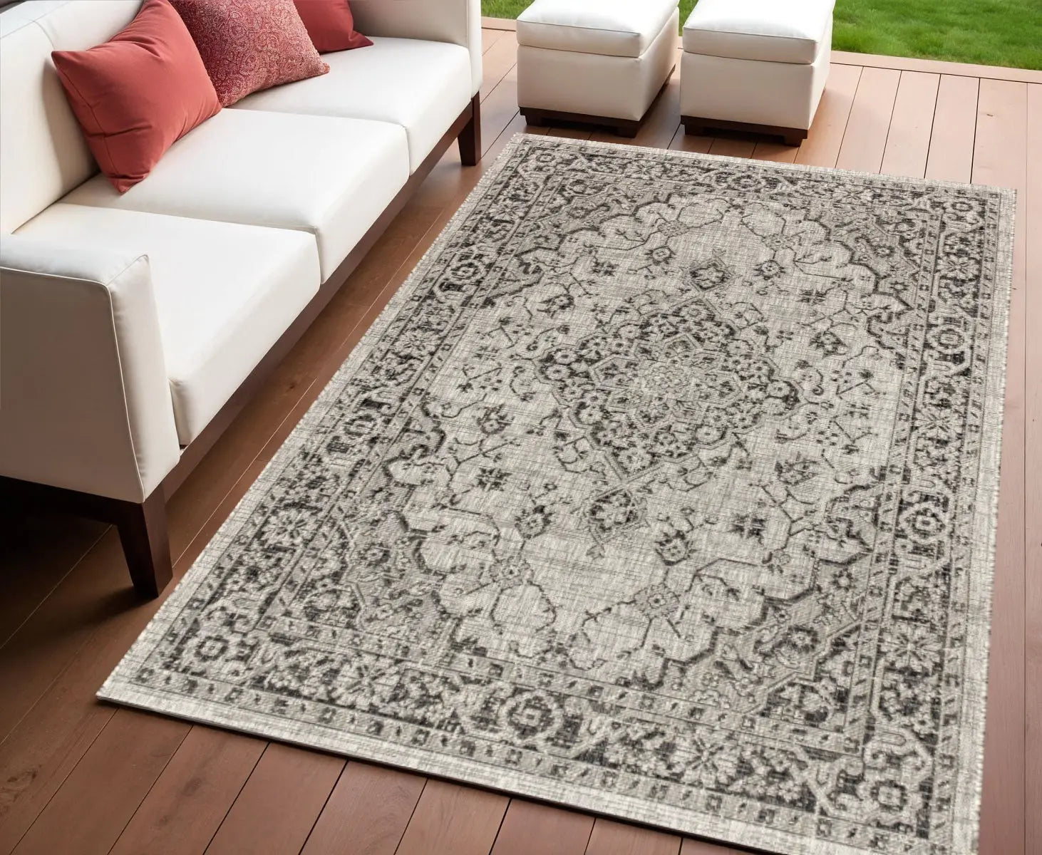 4' X 6' Gray And Black Medallion Indoor Outdoor Area Rug Homeroots Outdoor