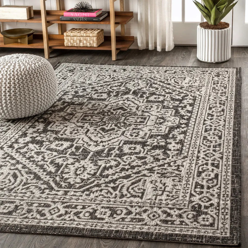 4' X 6' Gray And Black Medallion Indoor Outdoor Area Rug Homeroots Outdoor